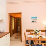 With A Parking Space - 9682 دوبروفينك